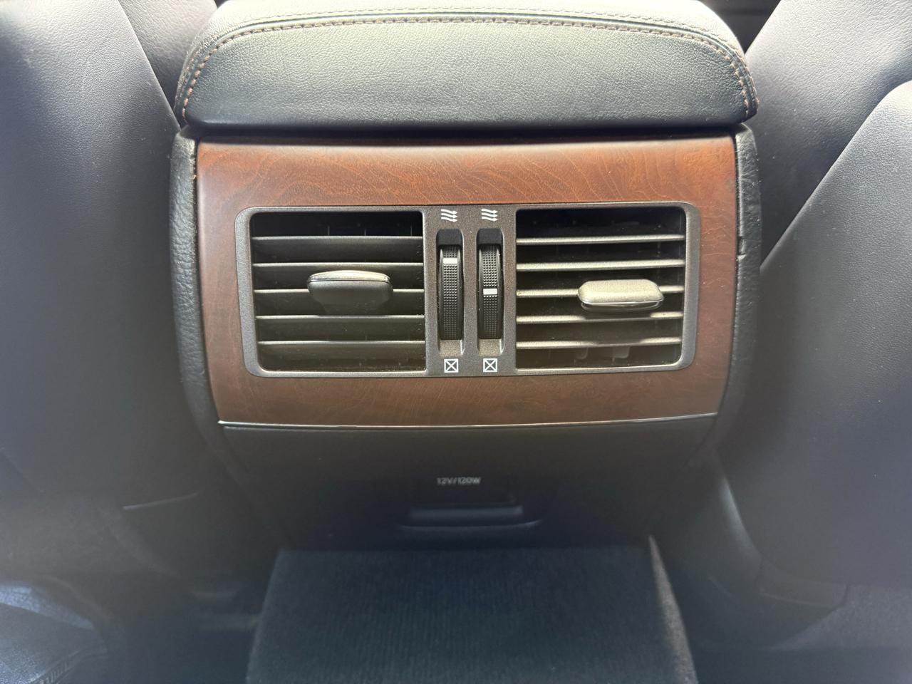 Lexus LS 460 Luxury Sedan 2011