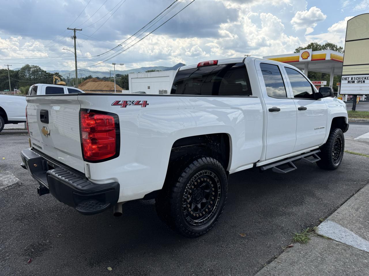 Chevrolet Silverado 1500 4WD Double Cab 143.5" Work Truck 2018