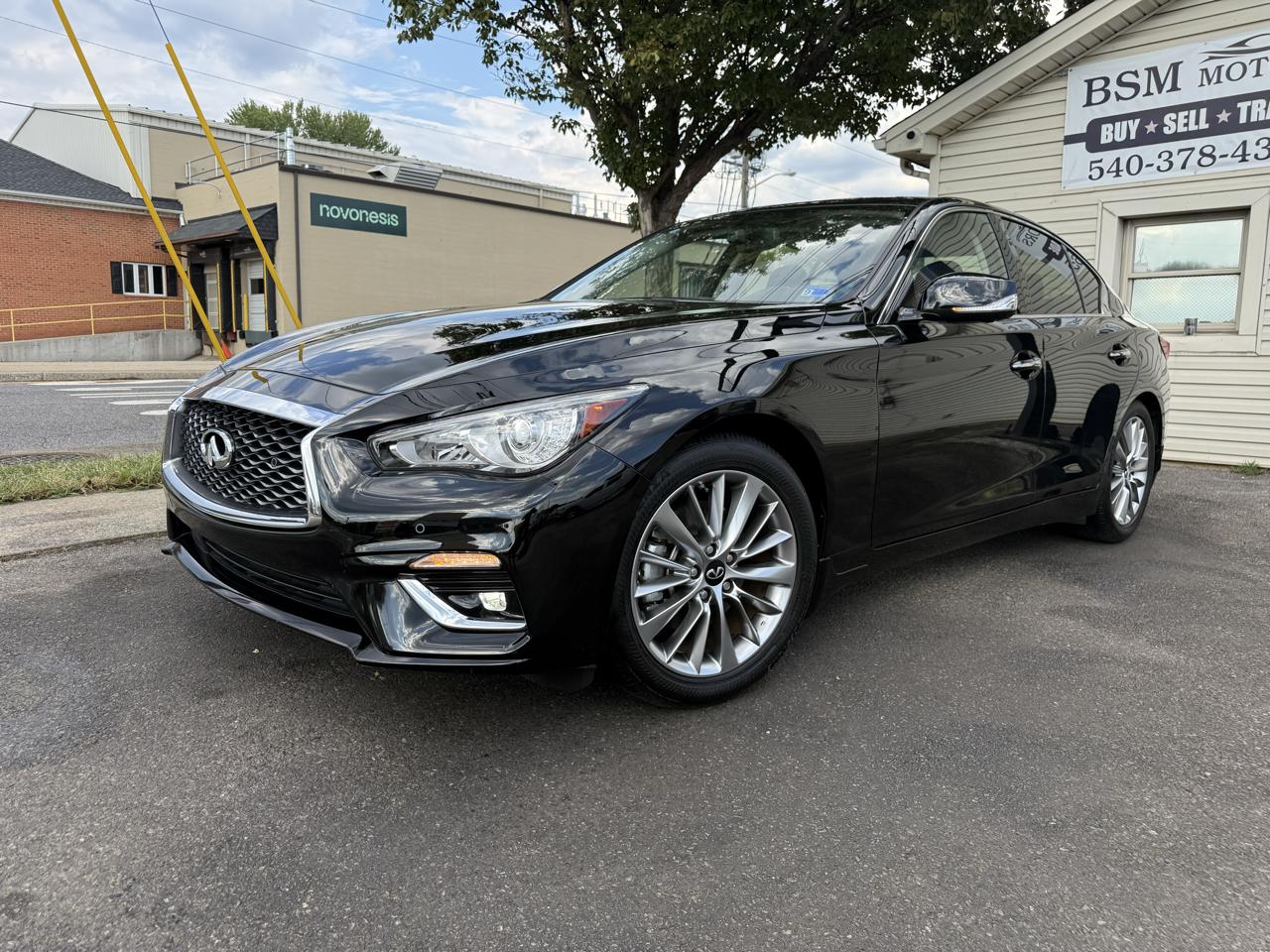 Infiniti Q50 3.0t LUXE 2024