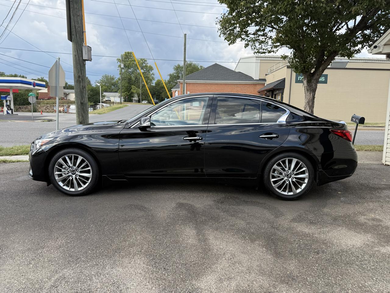 Infiniti Q50 3.0t LUXE 2024