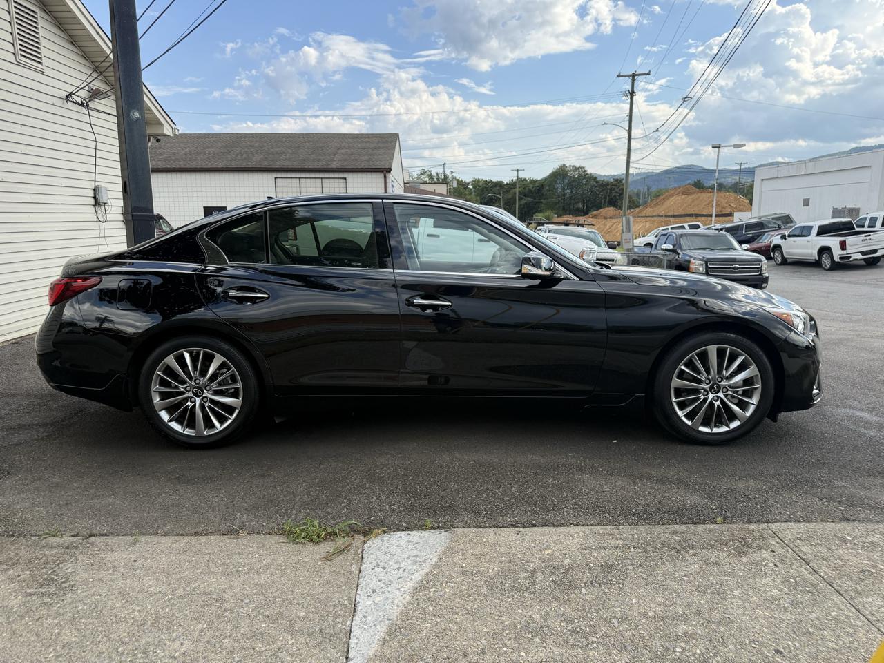 Infiniti Q50 3.0t LUXE 2024