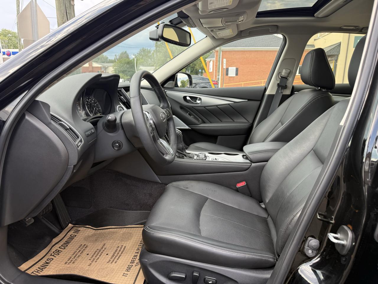 Infiniti Q50 3.0t LUXE 2024
