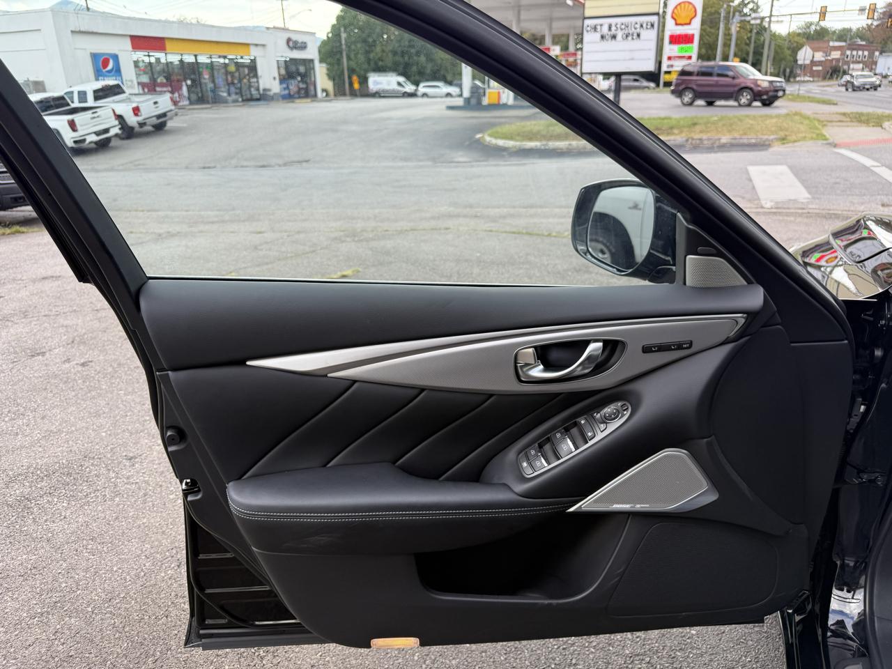Infiniti Q50 3.0t LUXE 2024