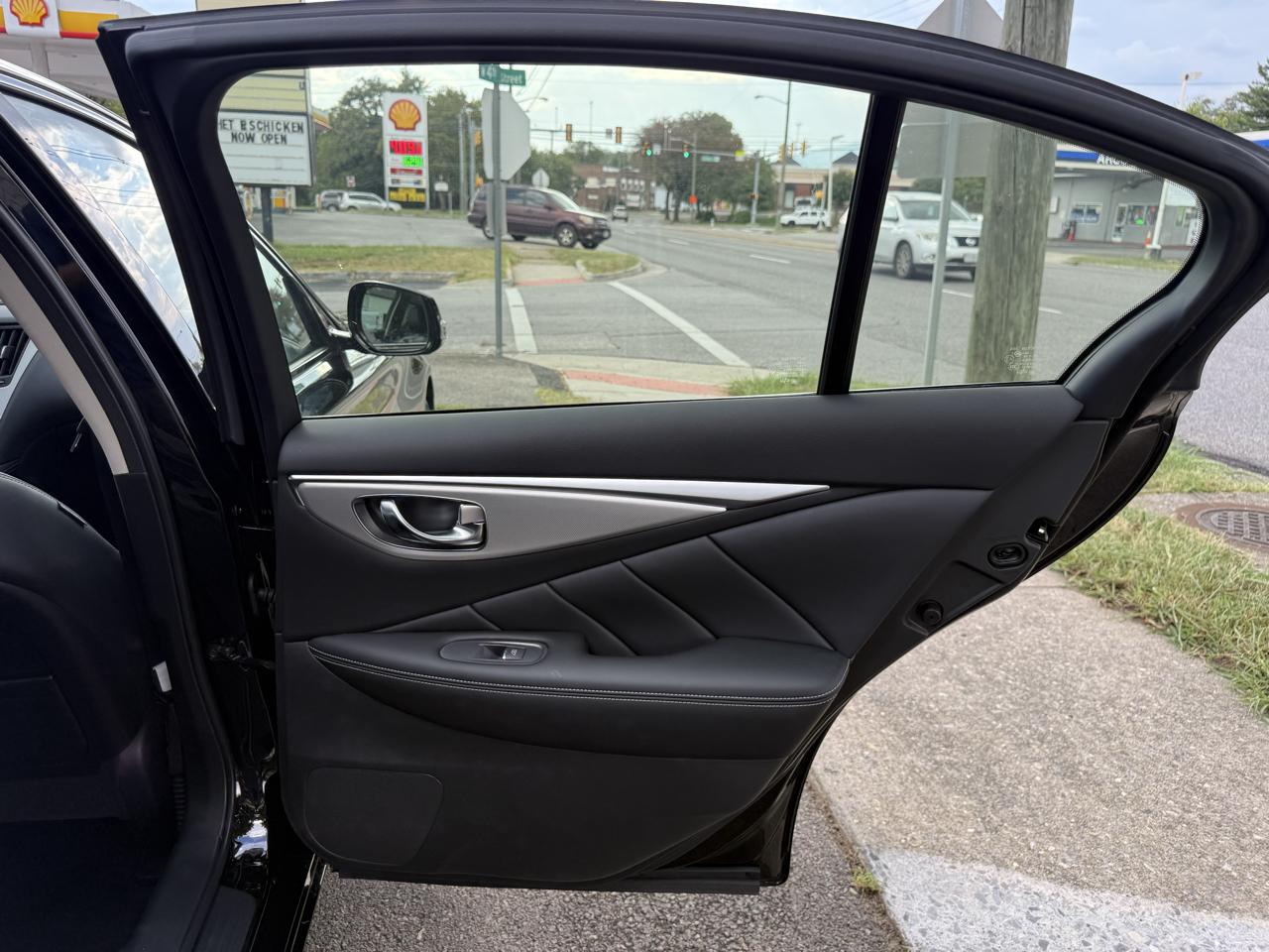Infiniti Q50 3.0t LUXE 2024