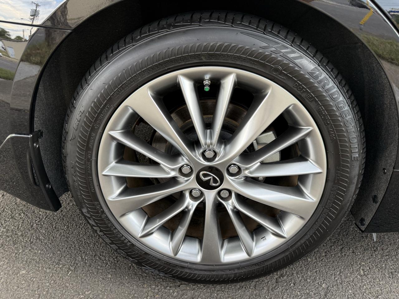 Infiniti Q50 3.0t LUXE 2024