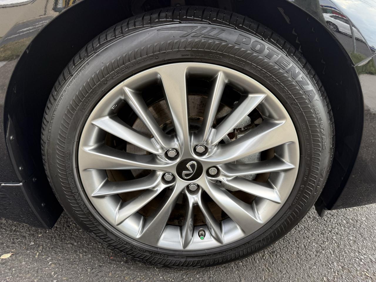 Infiniti Q50 3.0t LUXE 2024