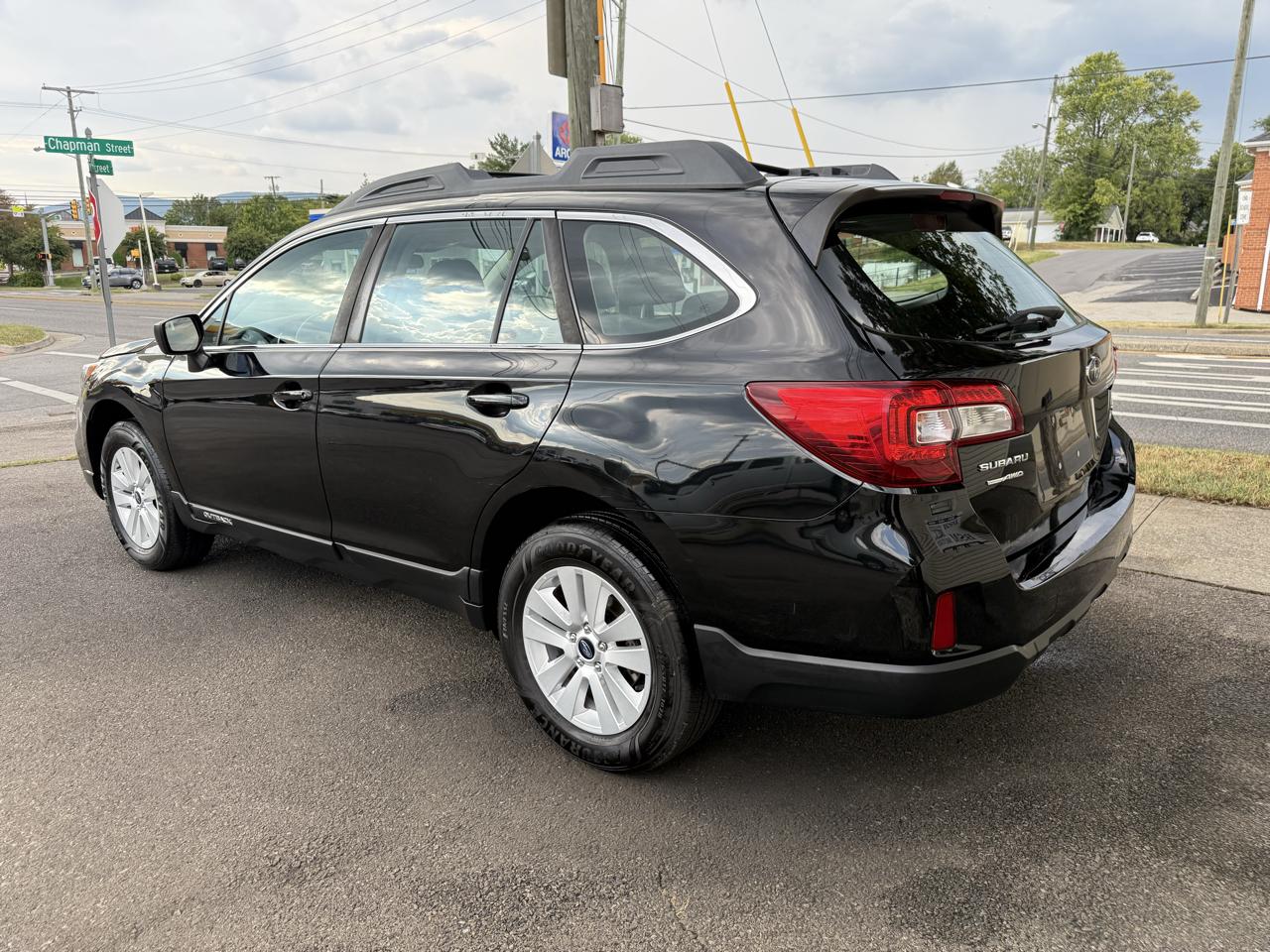 Subaru Outback 2.5i Basic Wagon 2017