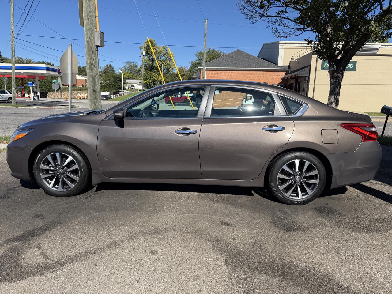 Nissan Altima SV FWD 2016