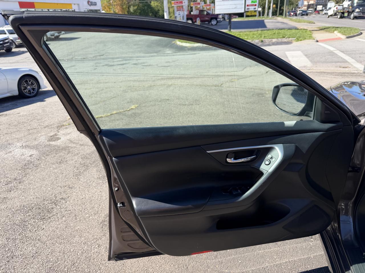 Nissan Altima SV FWD 2016