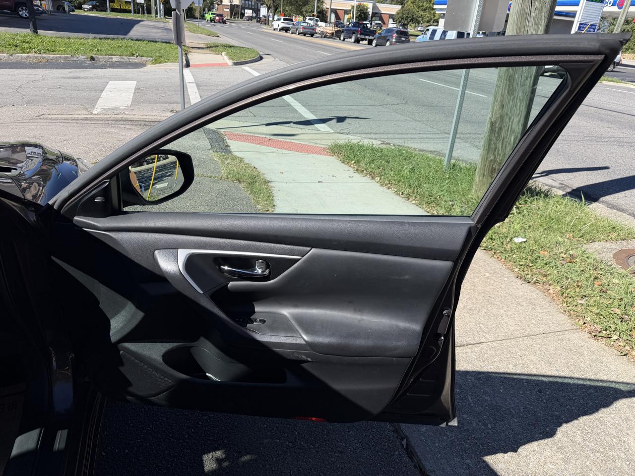 Nissan Altima SV FWD 2016