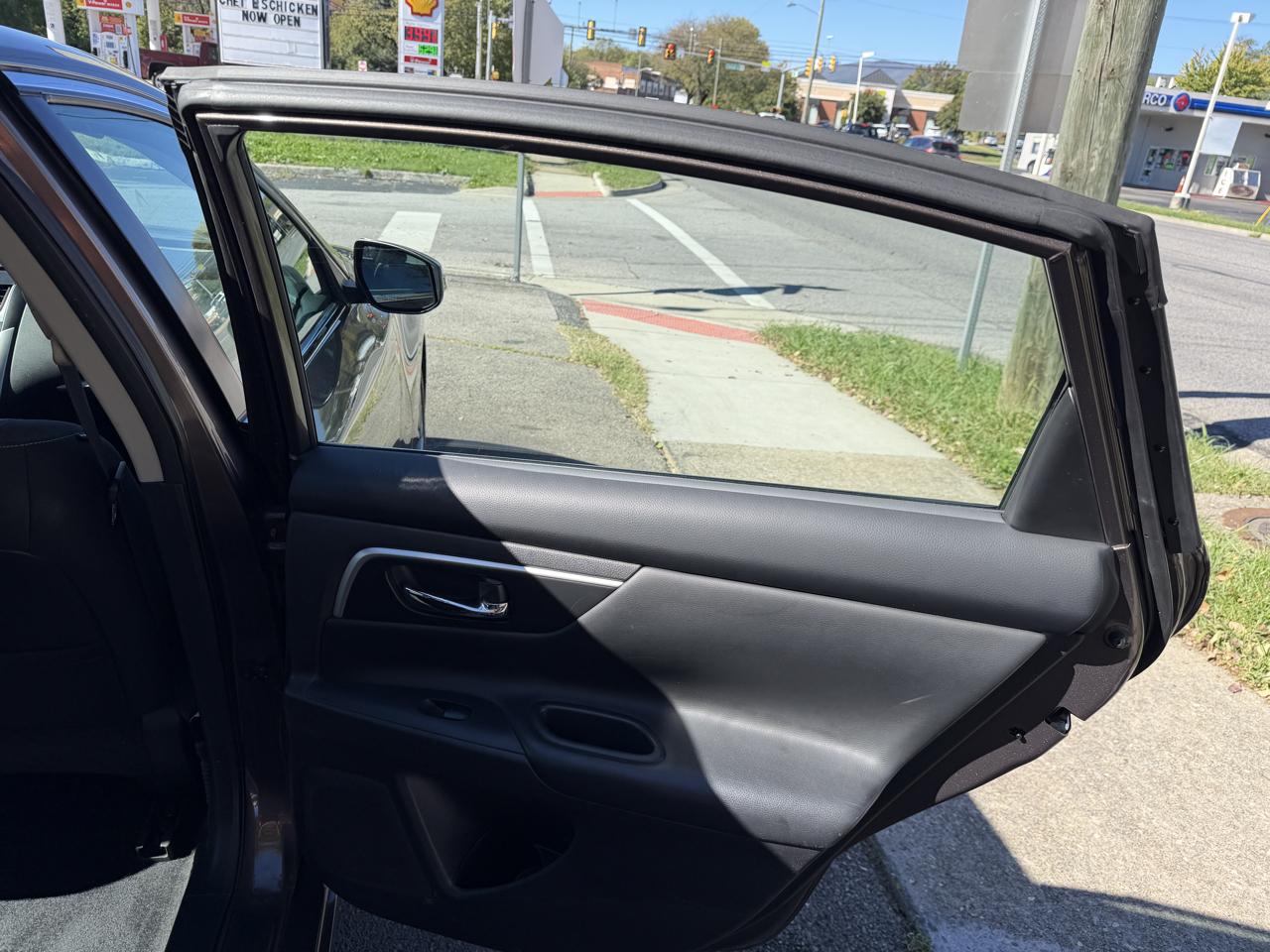 Nissan Altima SV FWD 2016