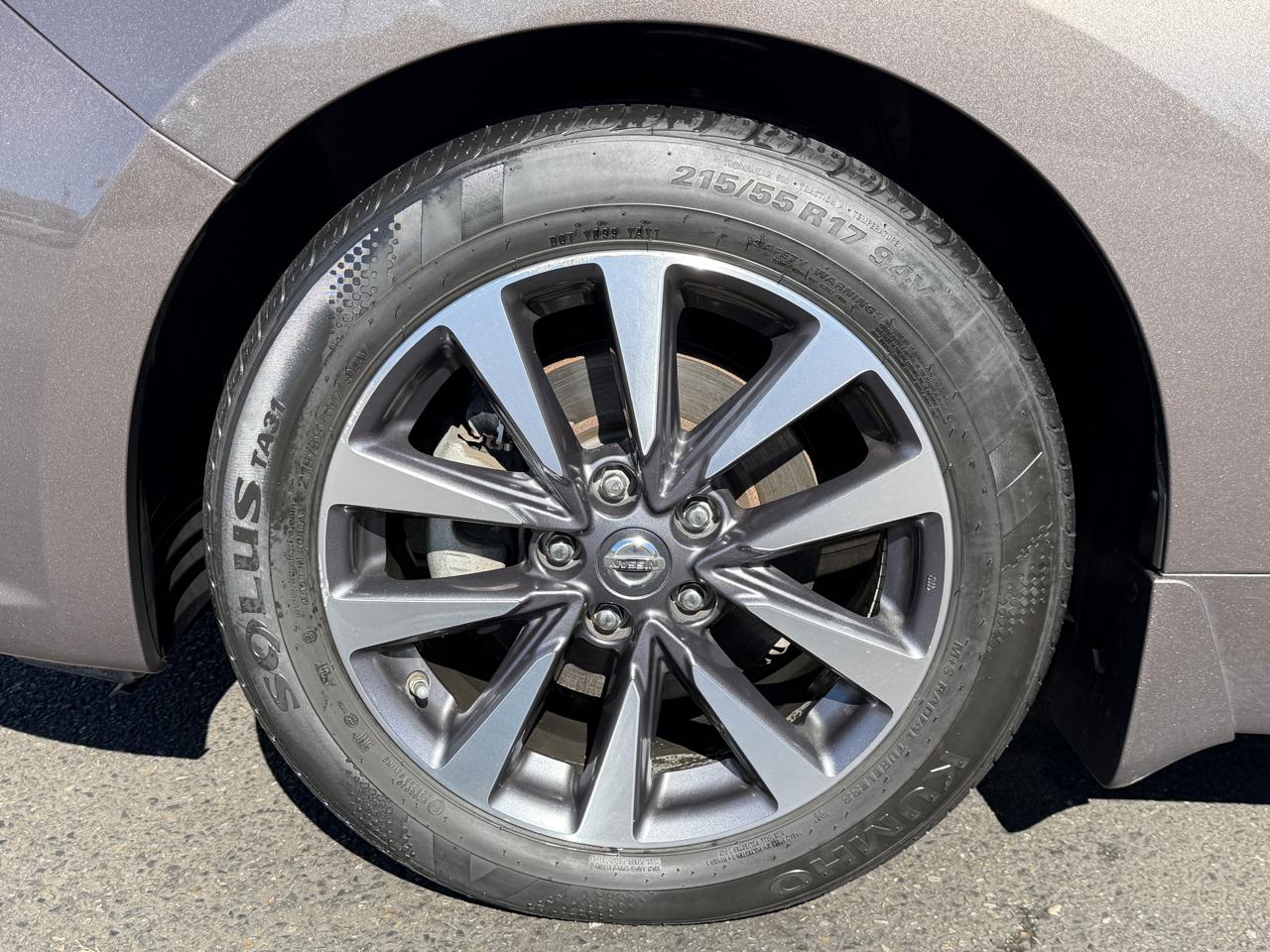 Nissan Altima SV FWD 2016