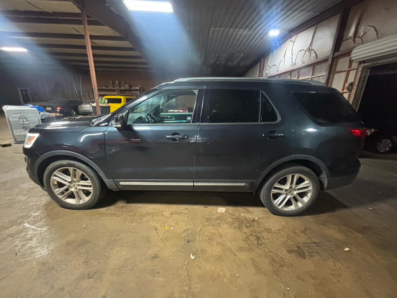 2017 Ford Explorer XLT FWD