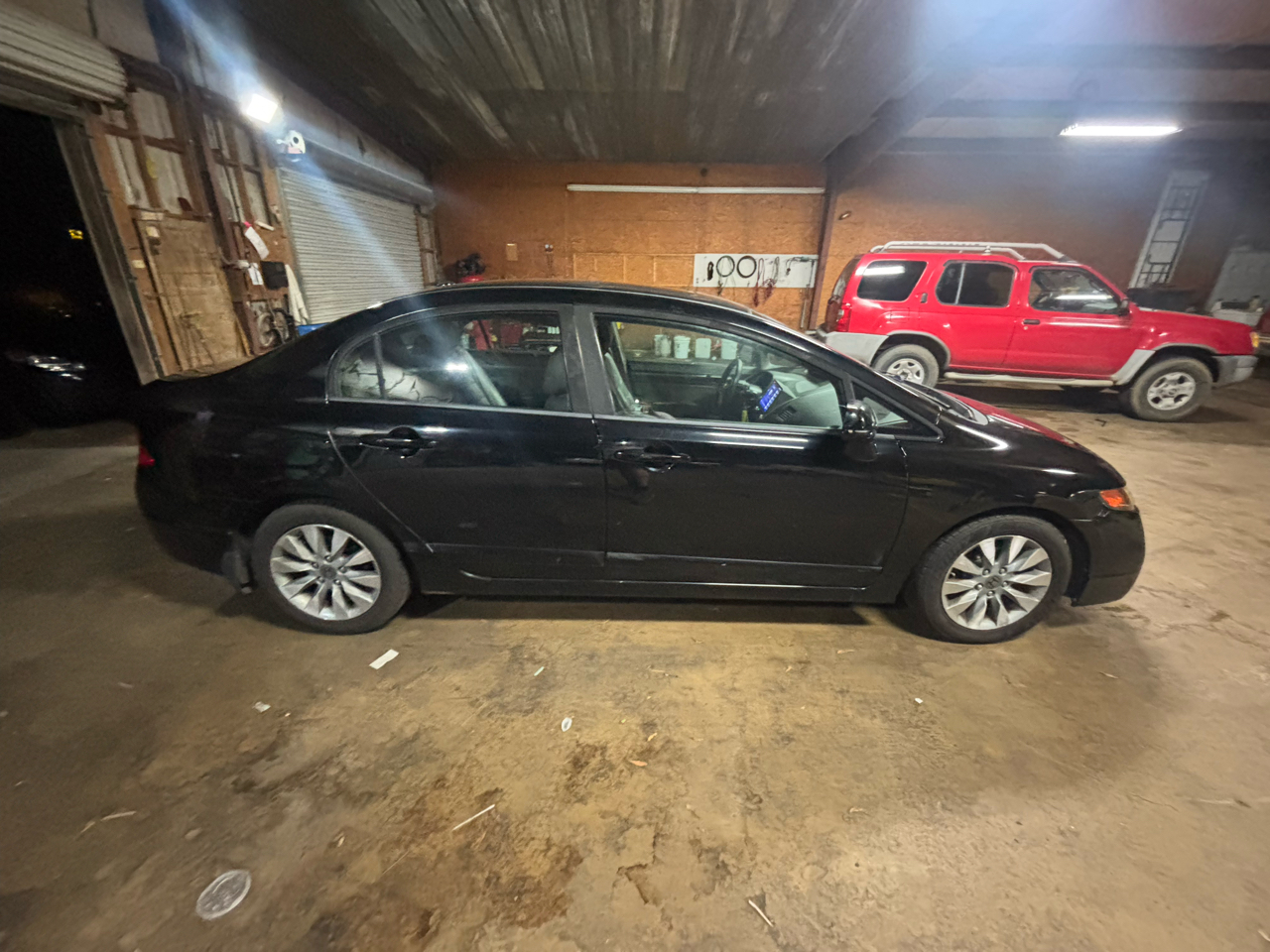 Honda Civic EX-L Sedan 5-Speed AT 2011 Honda Civic EX-L Sedan 5-Speed AT 2011