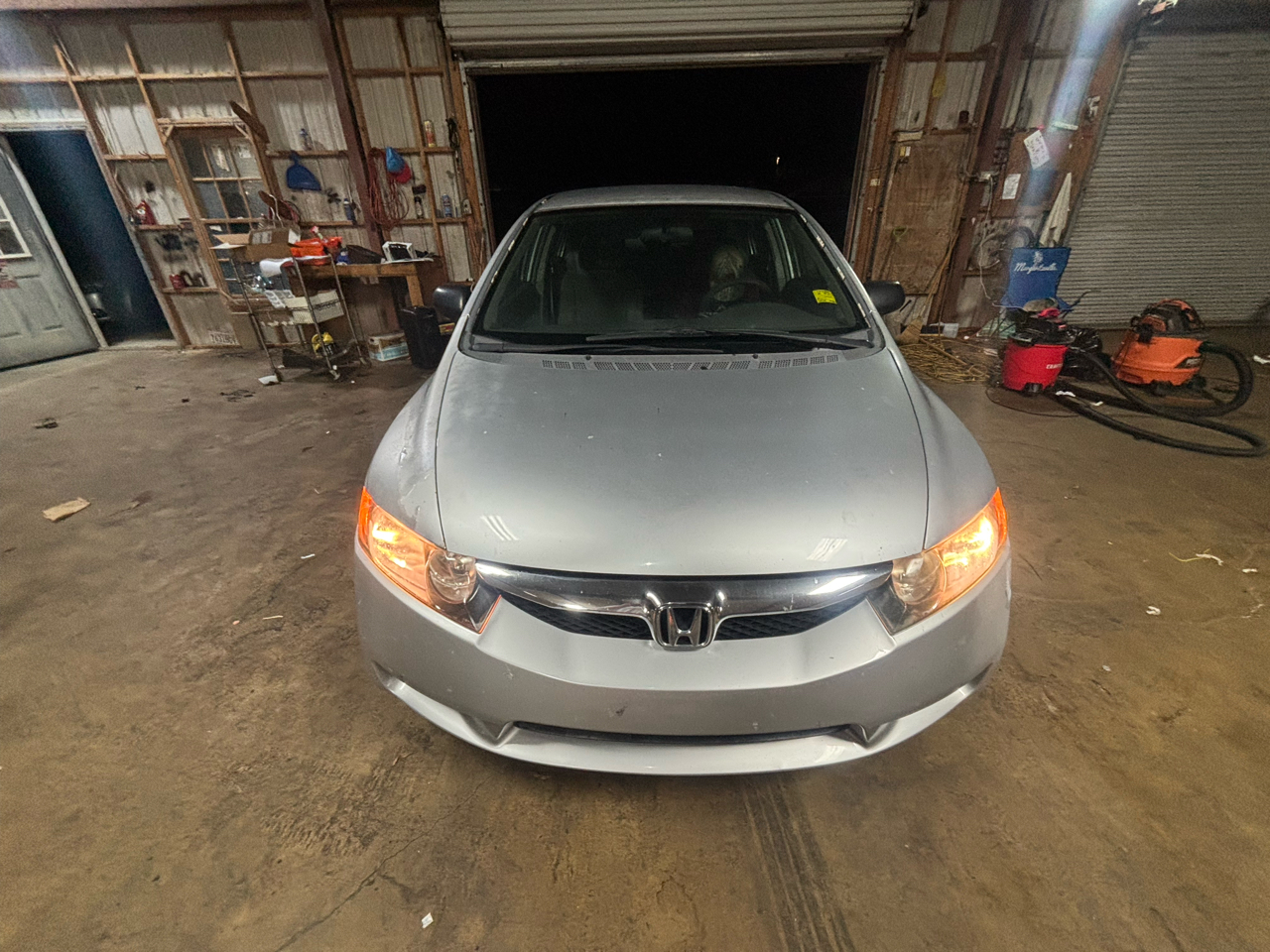 Honda Civic DX-VP Sedan 5-Speed AT 2010 Honda Civic DX-VP Sedan 5-Speed AT 2010