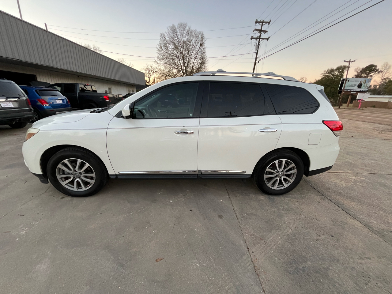 2015 Nissan Pathfinder 2WD 4dr SL