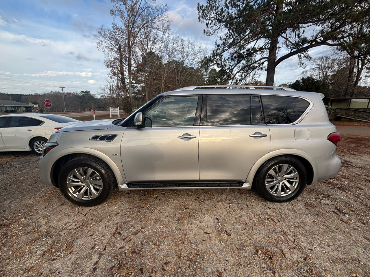 2016 Infiniti QX80 2WD 4dr