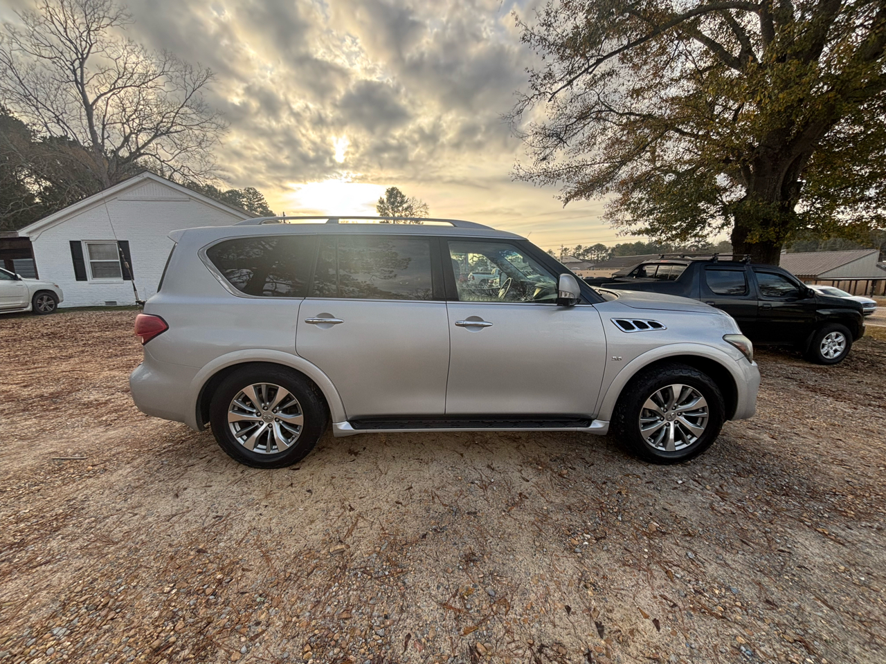 Infiniti QX80 2WD 4dr 2016