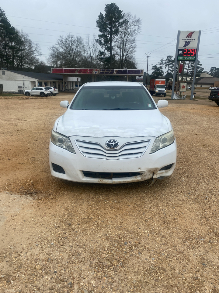 Toyota Camry 4dr Sdn I4 Man LE (Natl) 2011