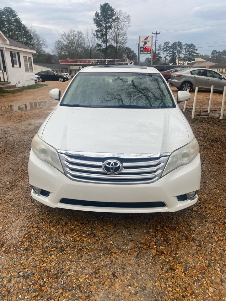 Toyota Avalon 4dr Sdn (Natl) 2012