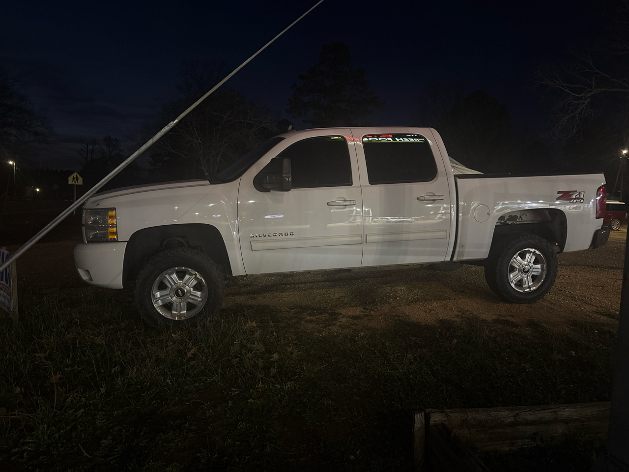 Chevrolet Silverado 1500 4WD Crew Cab 143.5" LT 2012