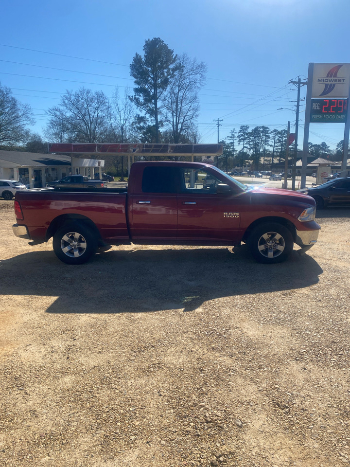 RAM 1500 2WD Quad Cab 140.5" SLT 2014