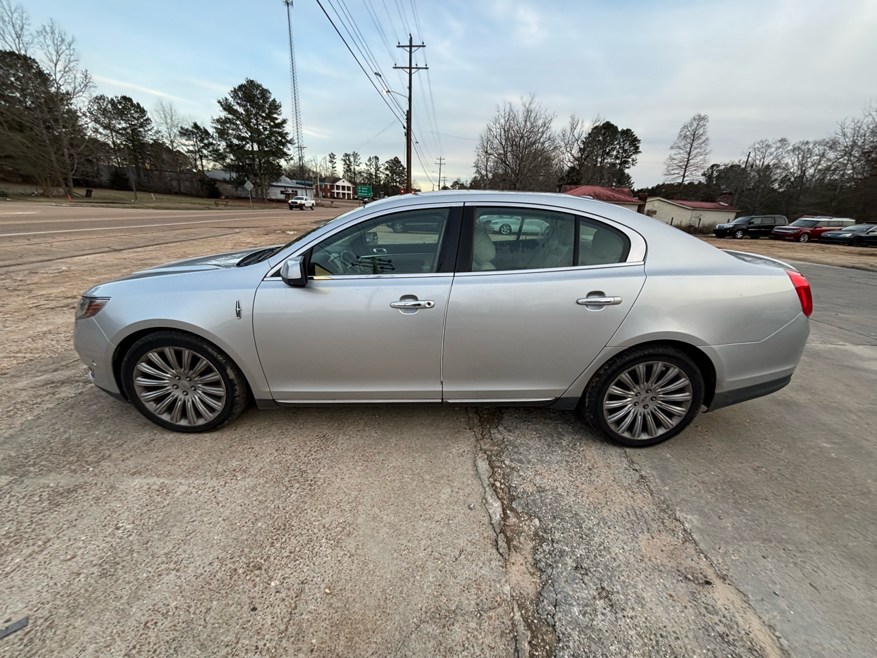 2013 Lincoln MKS 4dr Sdn 3.7L FWD