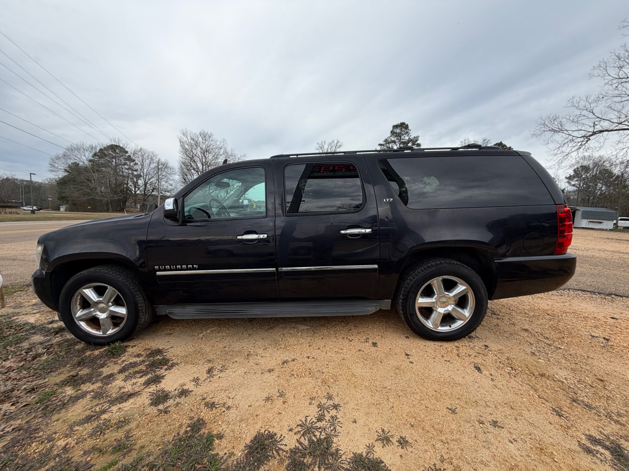 2014 Chevrolet Suburban 2WD 4dr LTZ