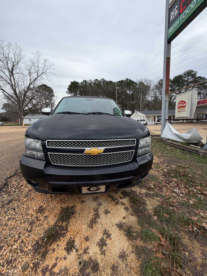 Chevrolet Suburban 2WD 4dr LTZ 2014