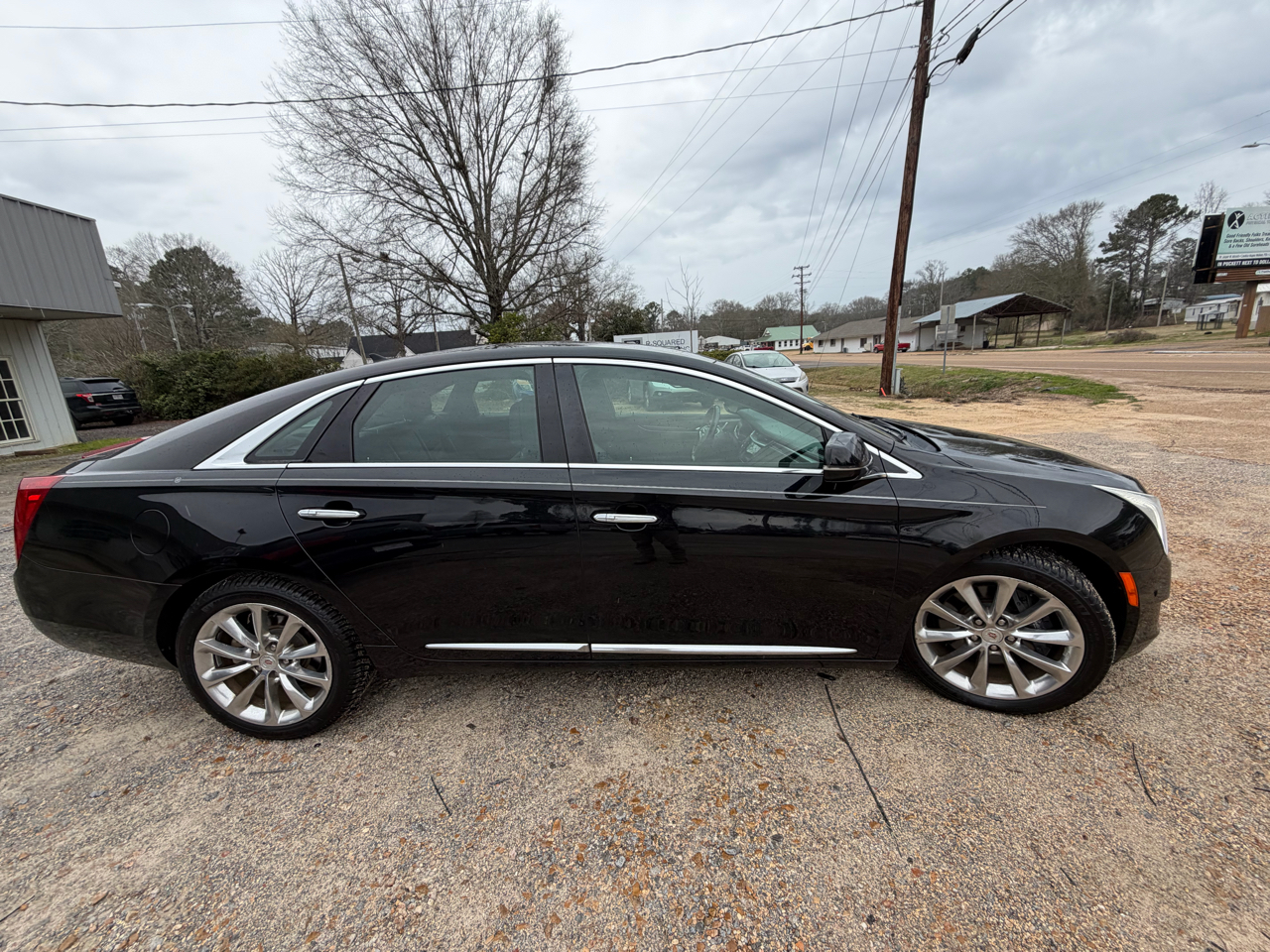 Cadillac XTS 4dr Sdn Luxury FWD 2014