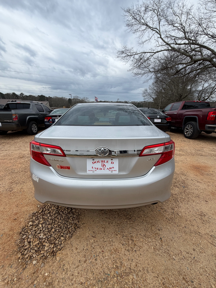 Toyota Camry 4dr Sdn I4 Auto XLE (Natl) 2013