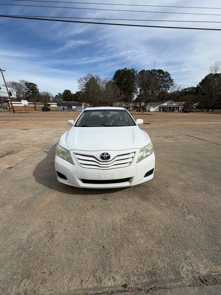 Toyota Camry 4dr Sdn I4 Man LE (Natl) 2011
