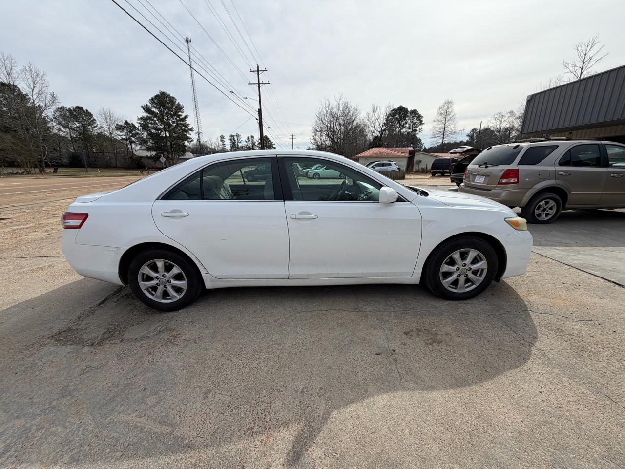 Toyota Camry 4dr Sdn I4 Man LE (Natl) 2011