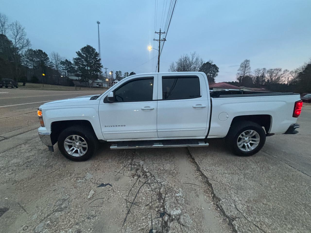 2015 Chevrolet Silverado 1500 2WD Crew Cab 143.5" LT w/1LT