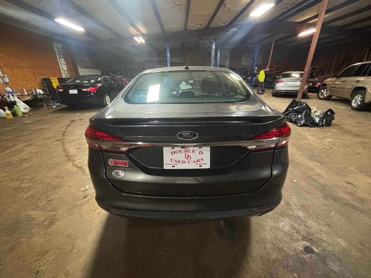 Ford Fusion S FWD 2017