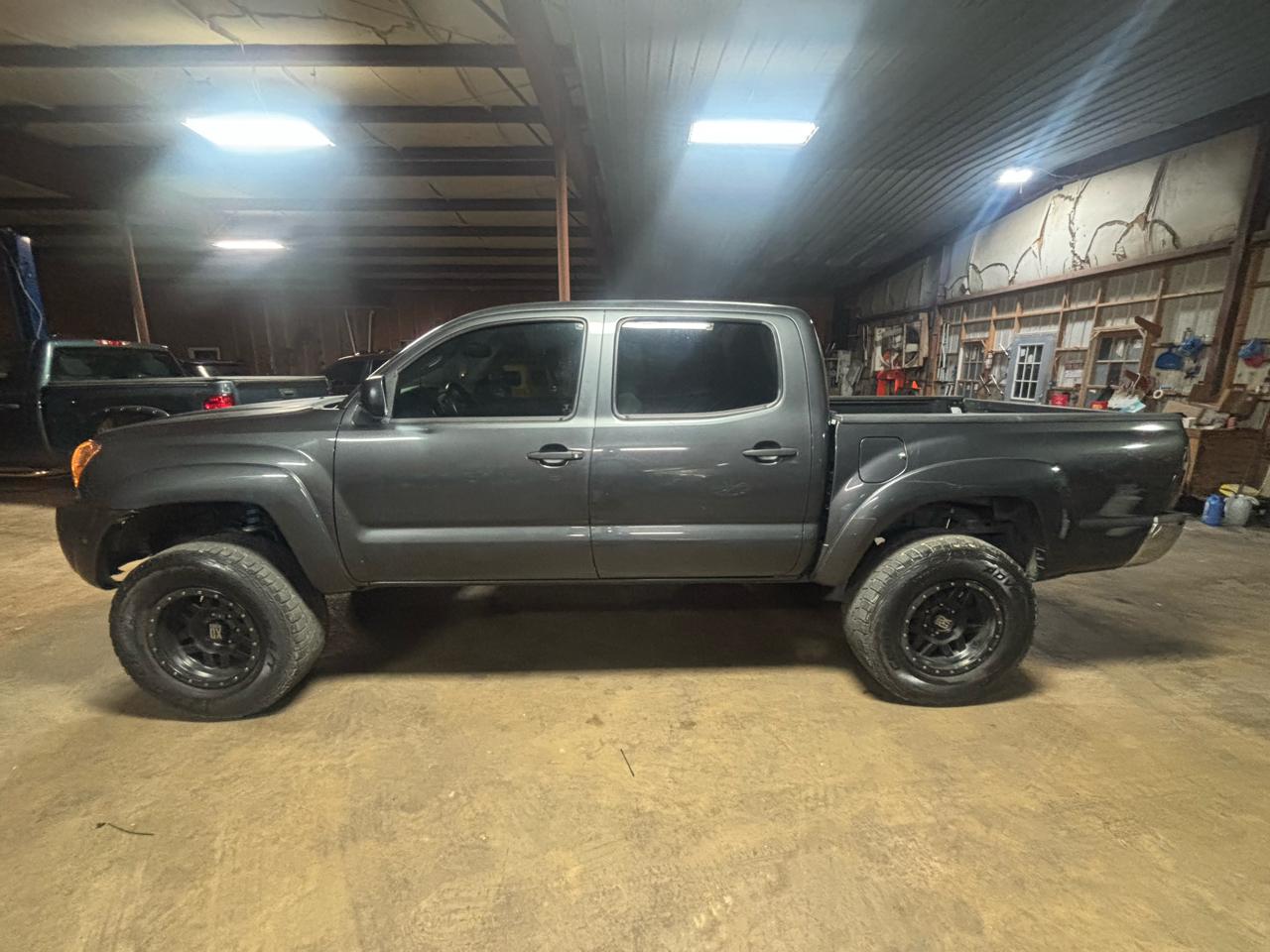 Toyota Tacoma 2WD Double V6 AT PreRunner (Natl) 2011