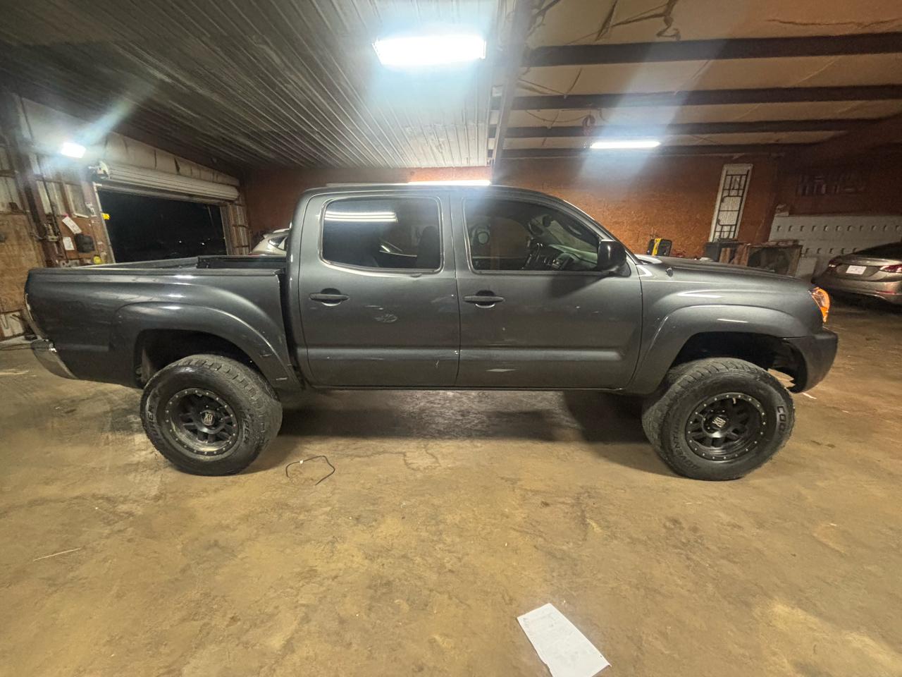 Toyota Tacoma 2WD Double V6 AT PreRunner (Natl) 2011
