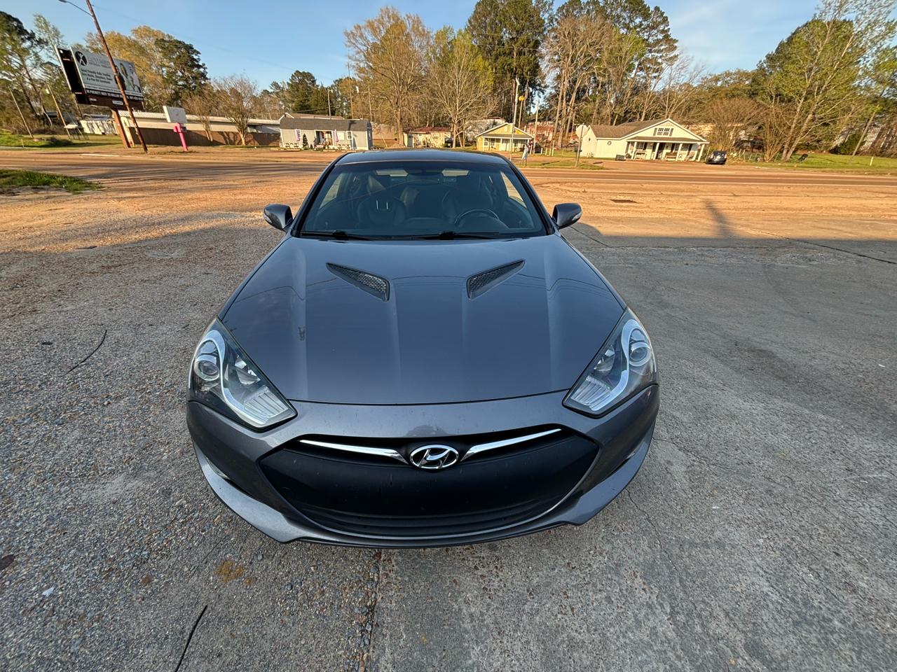 Hyundai Genesis Coupe 2dr V6 3.8L Auto Grand Touring w/Blk Lth 2014