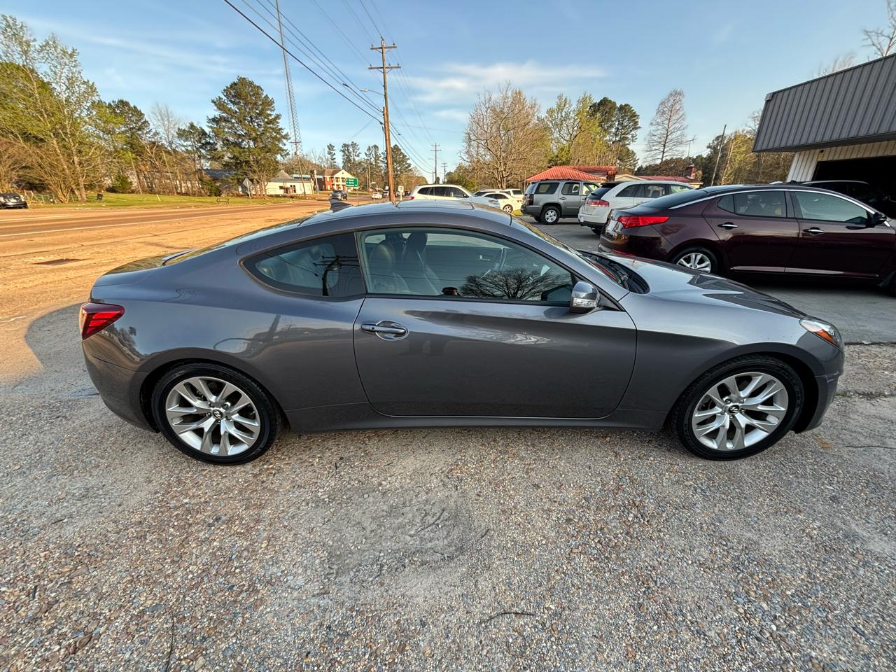 Hyundai Genesis Coupe 2dr V6 3.8L Auto Grand Touring w/Blk Lth 2014