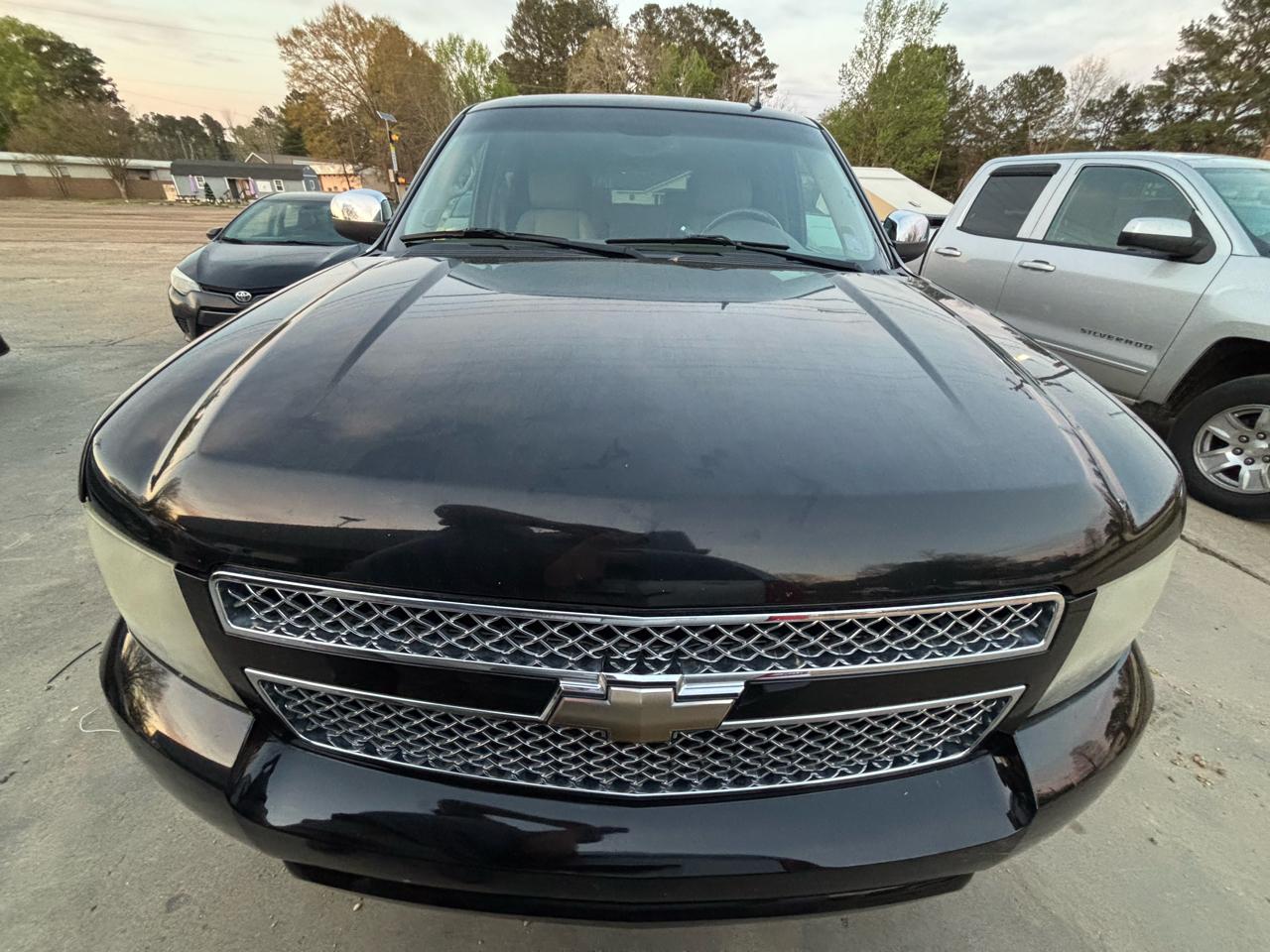 Chevrolet Tahoe 4WD 4dr 1500 LTZ 2011