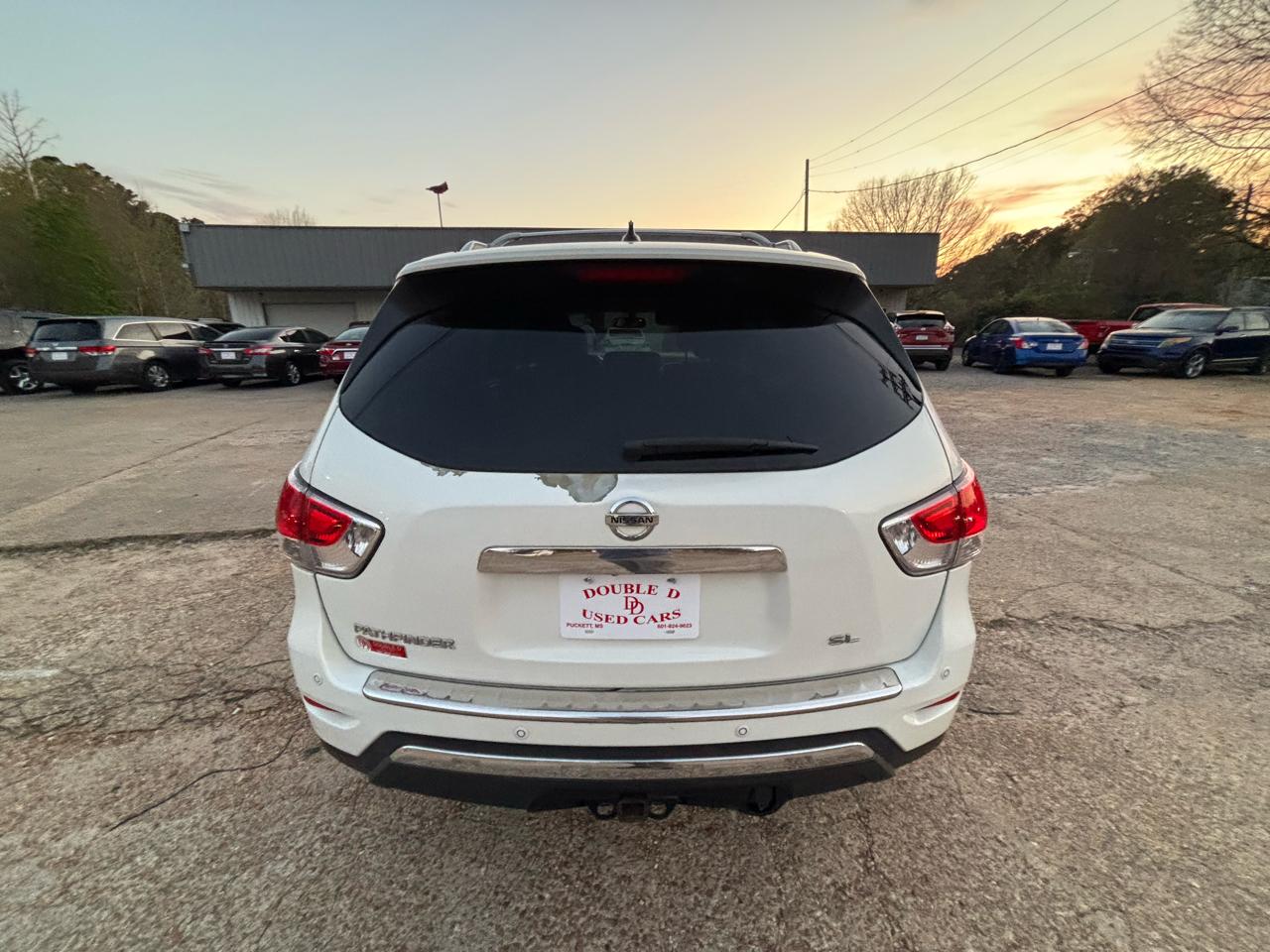 Nissan Pathfinder 2WD 4dr SL 2014