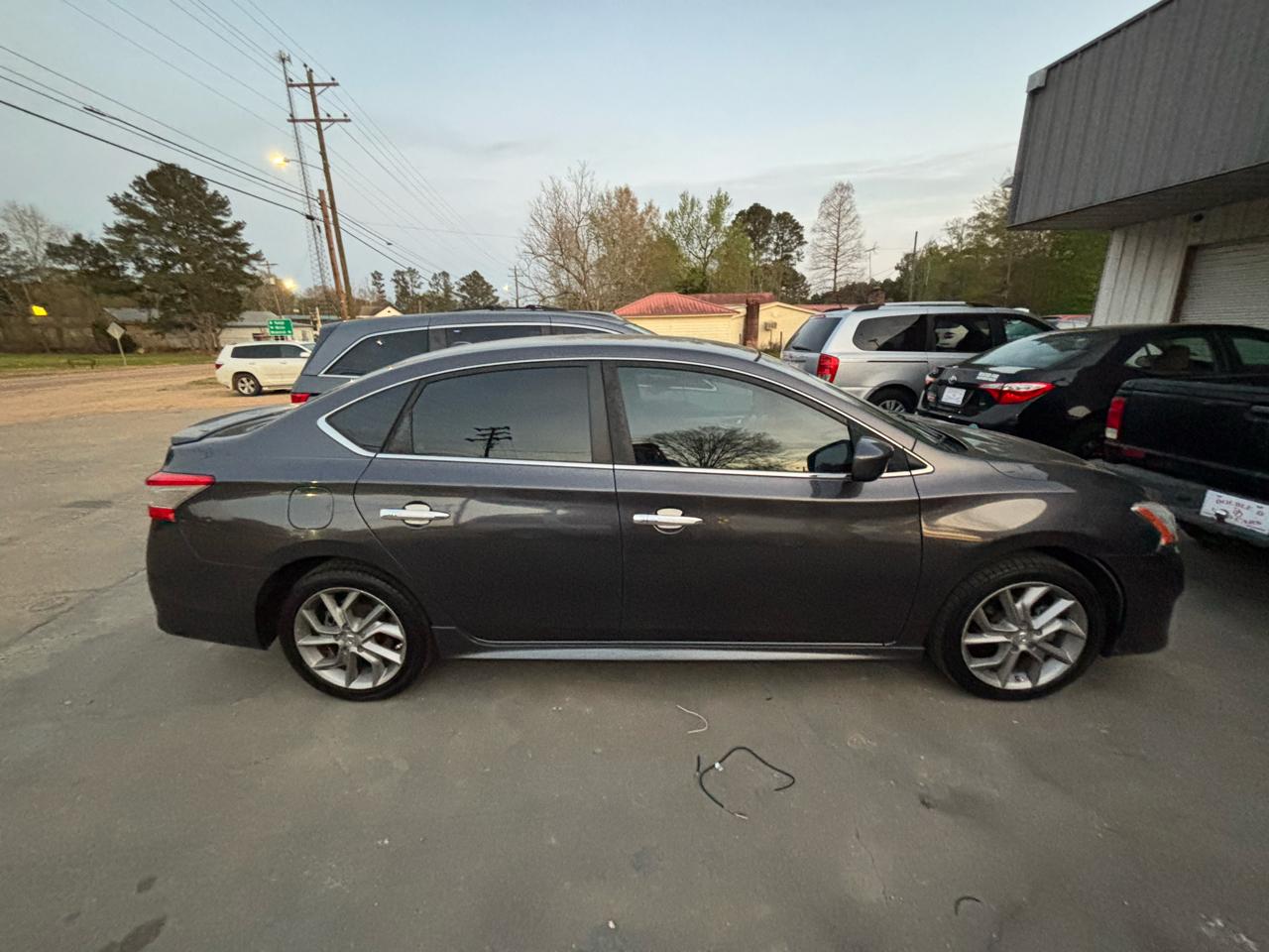 Nissan Sentra 4dr Sdn I4 CVT SR 2014
