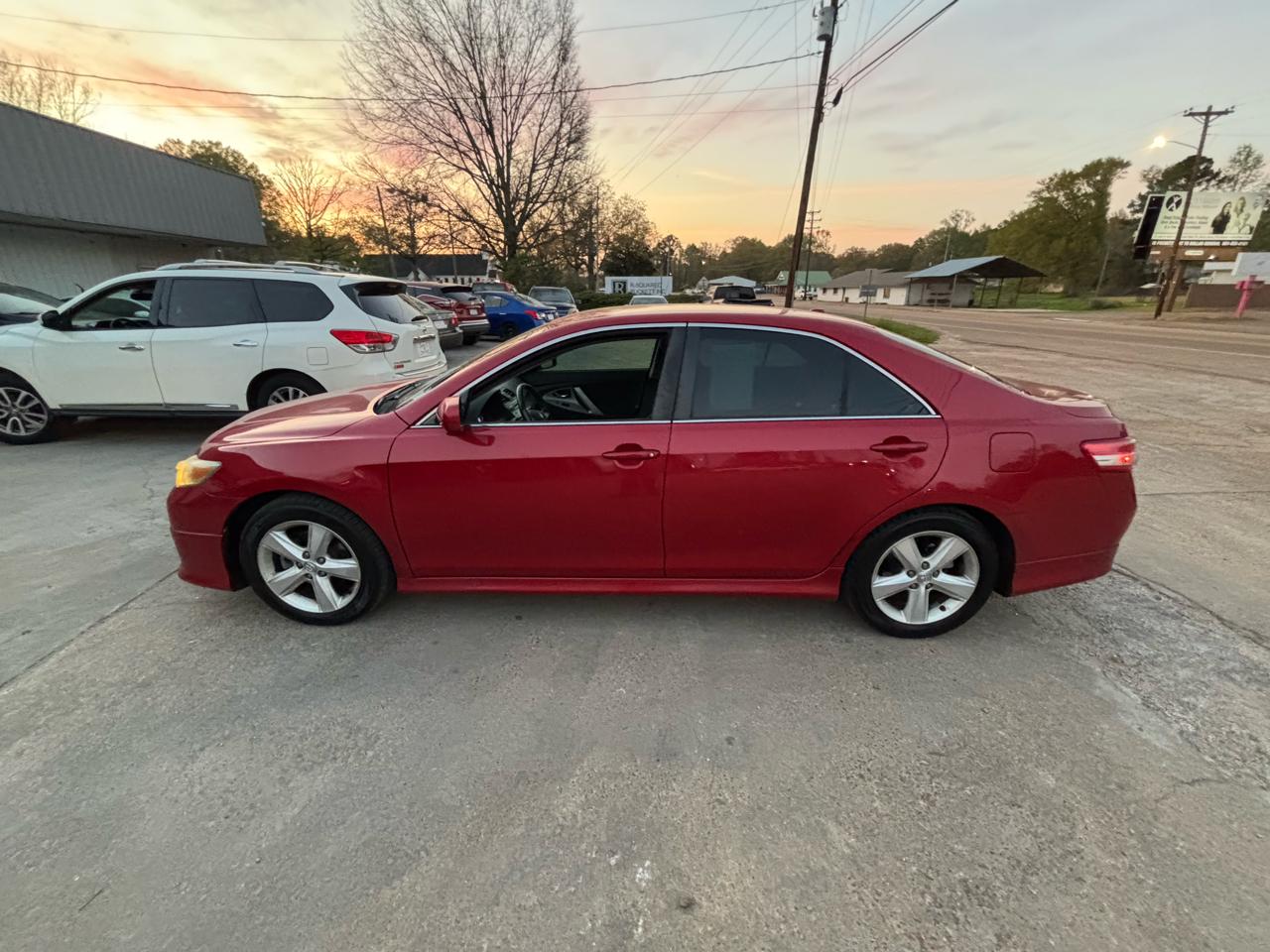 Toyota Camry 4dr Sdn I4 Man LE (Natl) 2011