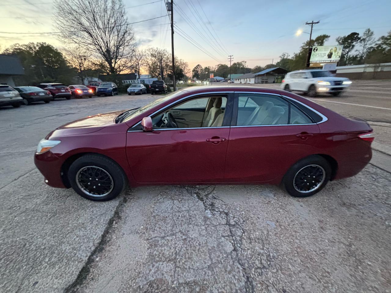 Toyota Camry XLE Auto (Natl) 2017