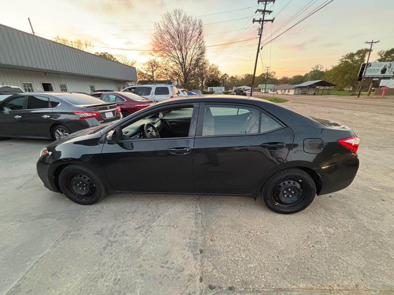 Toyota Corolla 4dr Sdn CVT LE Premium (Natl) 2015