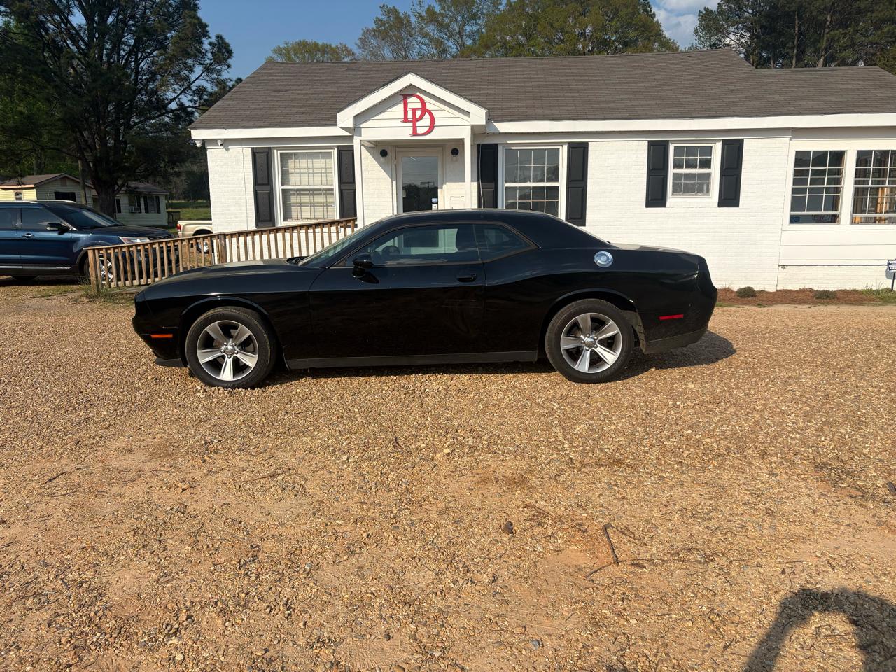 Dodge Challenger 2dr Cpe SXT 2016