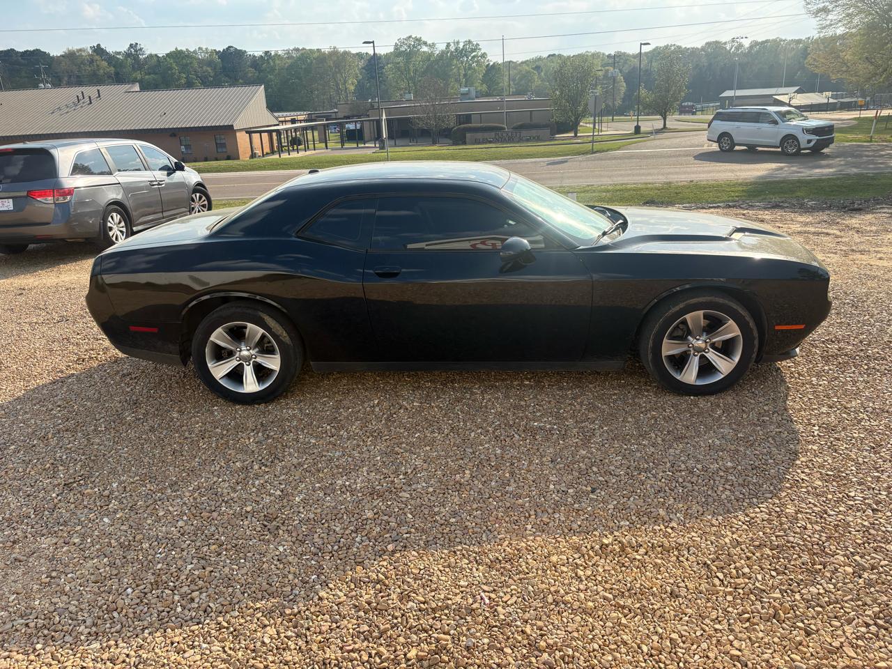 Dodge Challenger 2dr Cpe SXT 2016