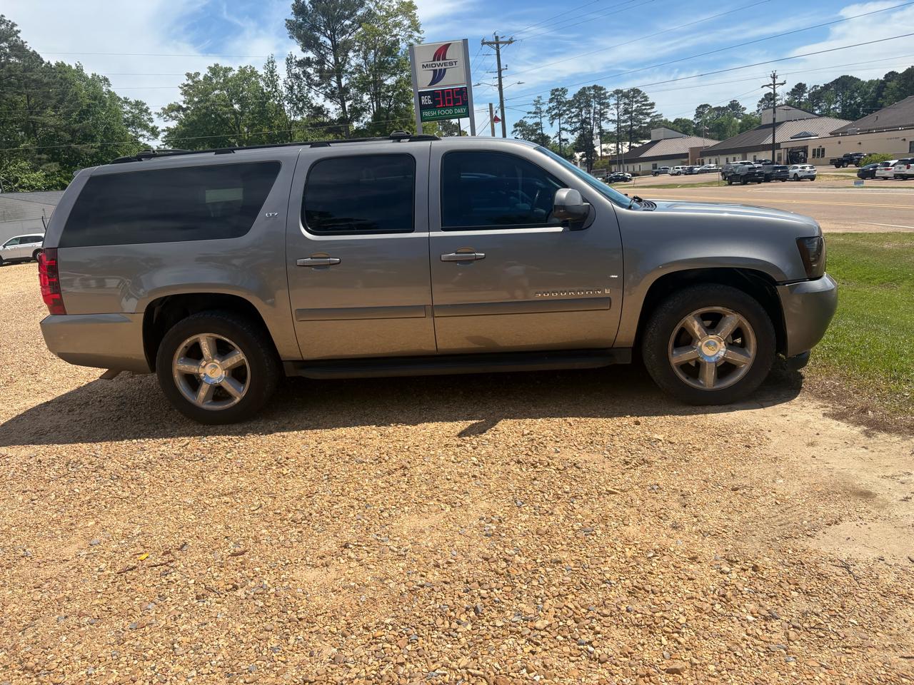 2007 Chevrolet Suburban 2WD 4dr 1500 LTZ