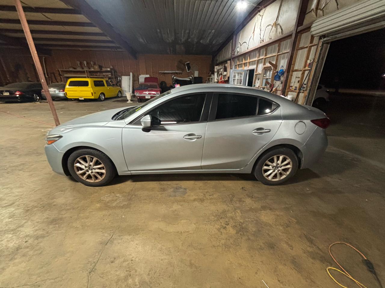 2017 Mazda Mazda3 4-Door Sport Auto