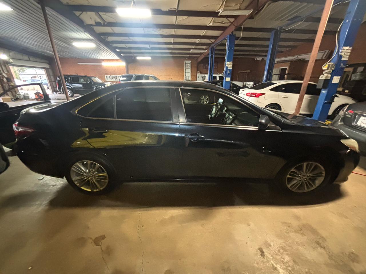 Toyota Camry 4dr Sdn I4 Auto XLE (Natl) 2015